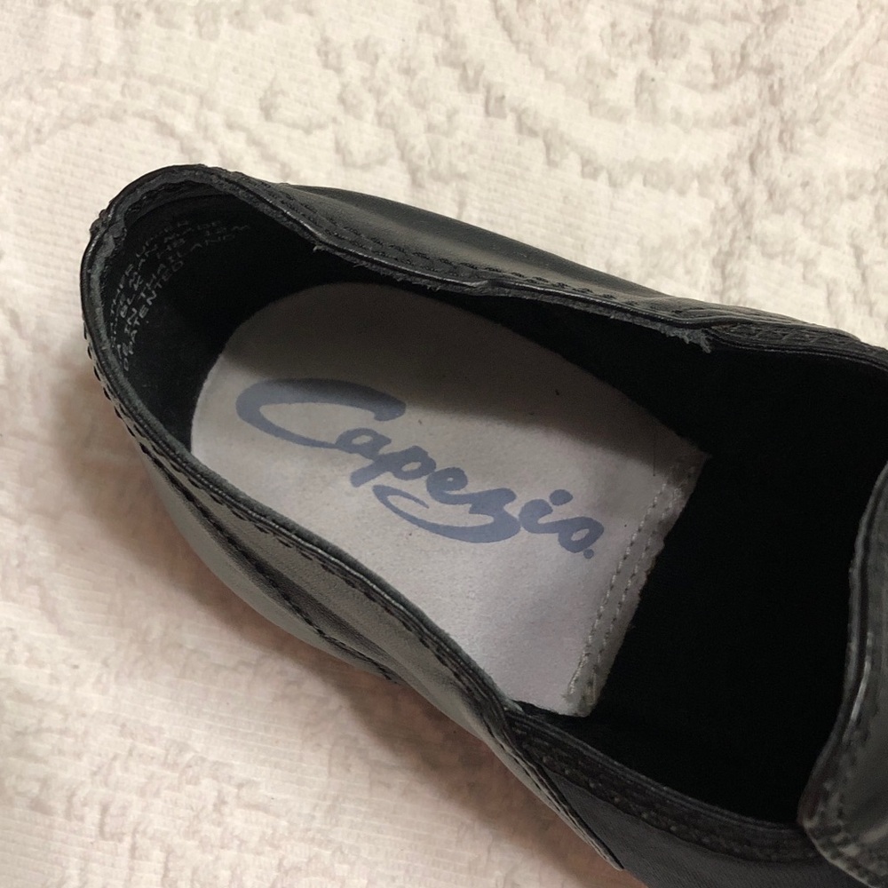 Capezio Size 12M Womens Black Split-Sole Slip-On Dance Shoes - Picture 2 of 9